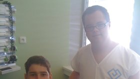 Vítkův starší bratr Jakub (vpravo) trpí Downovým syndromem