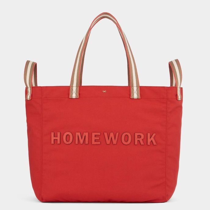 Any Hindmarch, 225 eur, eu.anyahindmarch.com Any Hindmarch, 225 eur, eu.anyahindmarch.com
