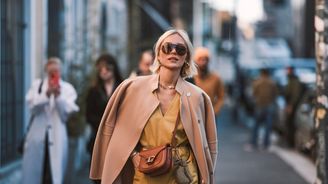Okázalost i praktická elegance: 4 trendy, které diktují luxusní kabelky