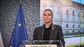 Jednání vlády: Ministr pro místní rozvoj Ivan Bartoš (Piráti)