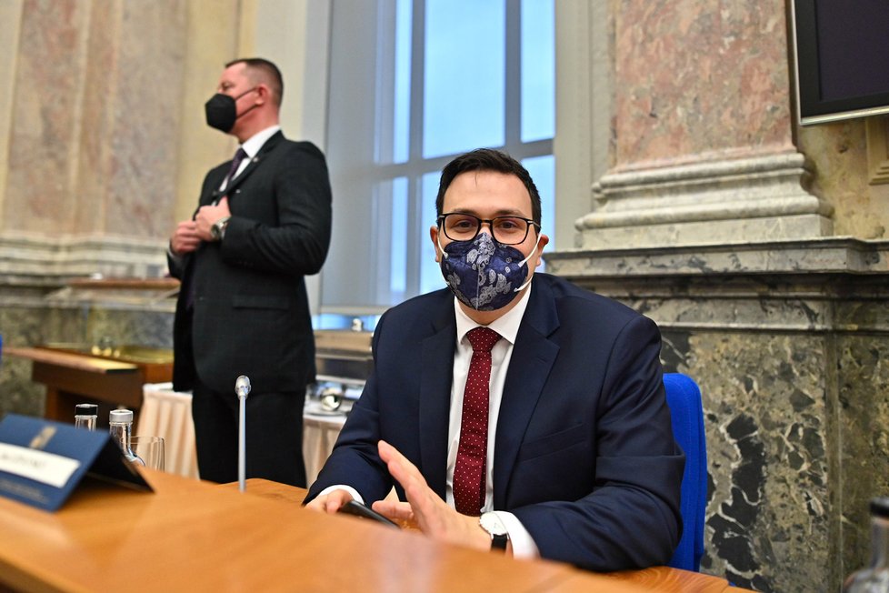 Ministr zahraničních věcí Jan Lipavský (Piráti) na prvním jednání vlády (17.12.2021)
