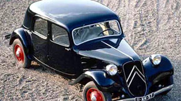 Citroën Traction Avant – avantgarda z&nbsp;nábřeží Javel