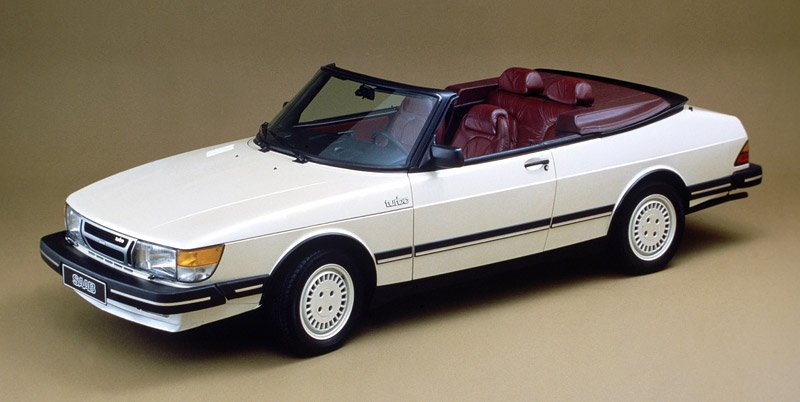 Saab 900