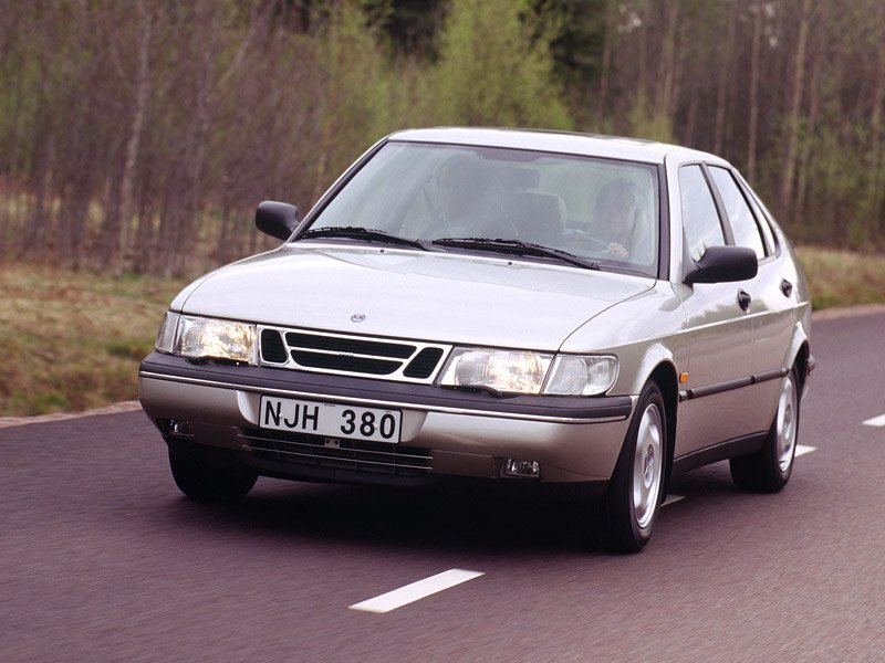 Saab 900