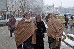 Afghánistán stihla krušná zima i hladovění