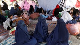 Taliban dobývá Afghánistán: Stoupenci jsou blízko Kábulu (14.8.2021)