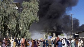 Taliban dobývá Afghánistán: Stoupenci jsou blízko Kábulu (14.8.2021)