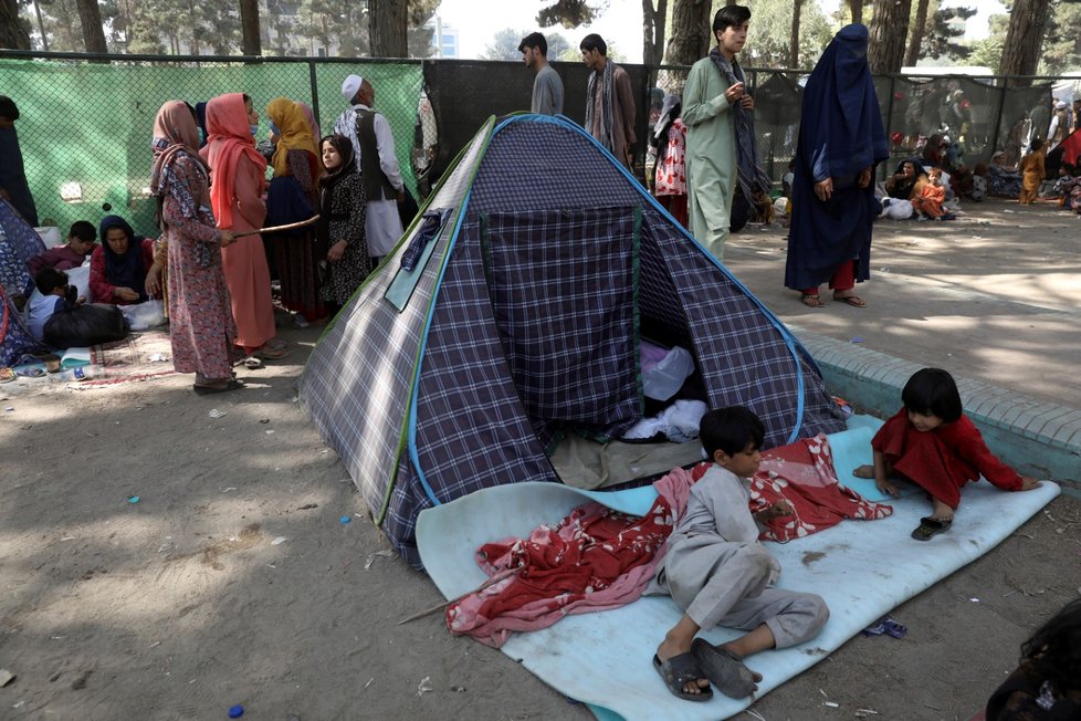 Tálibán dobývá Afghánistán: Stoupenci jsou blízko Kábulu (14. 8. 2021)