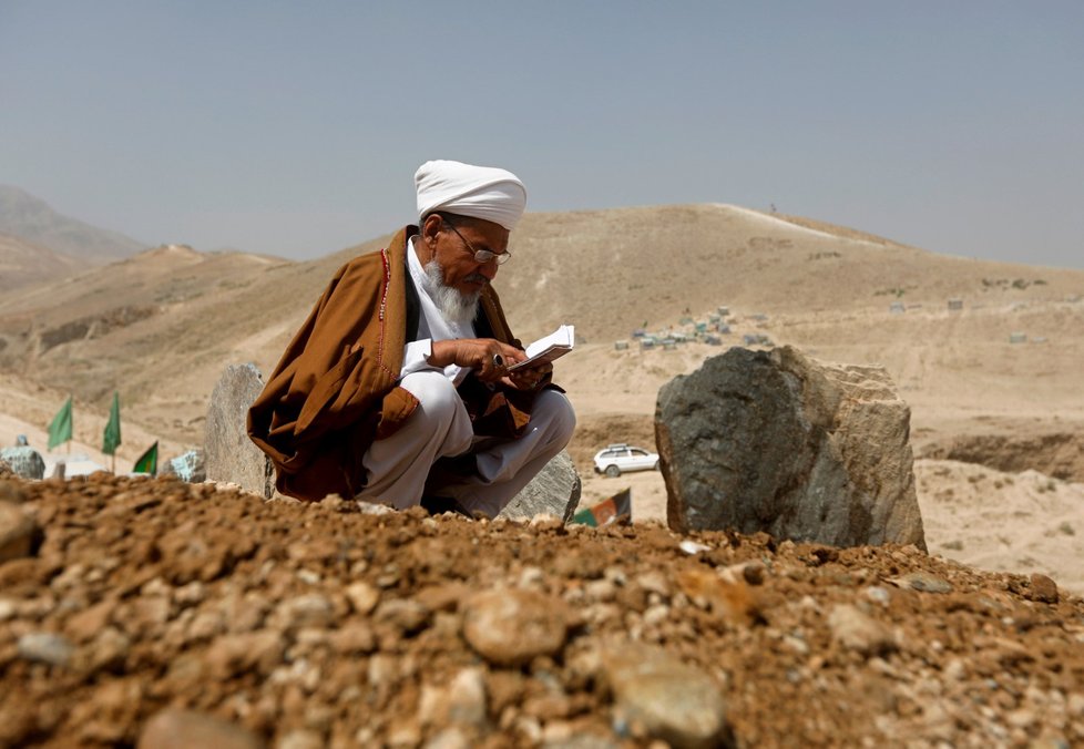 Nejméně 20 afghánských civilistů, včetně 12 dětí, zahynulo v noci na dnešek při náletu na velitele islamistického hnutí Tálibán v afghánské provincii Kunar. (ilustrační foto)