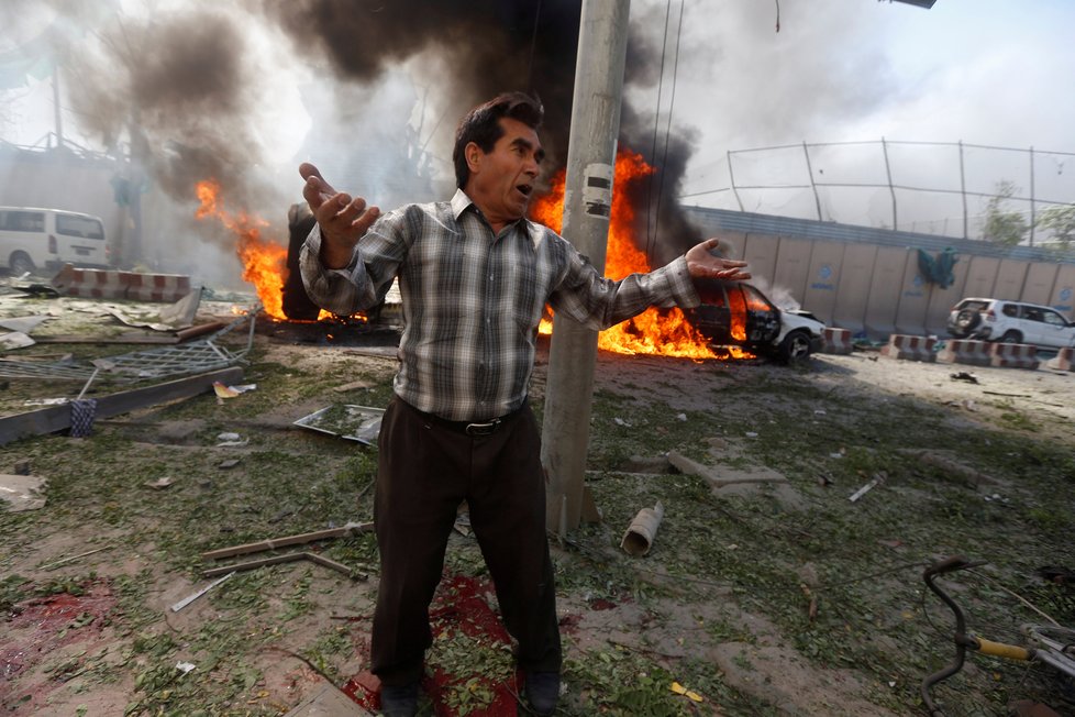Výbuch zasáhl diplomatickou čtvrť a zabil desítky lidí.