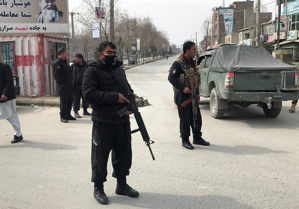 Při výbuchu v Kábulu zemřelo nejméně 27 lidí, desítky lidí jsou zraněny. (6.3.2020)