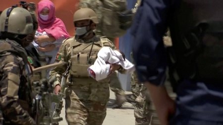 Útok v Kábulu šokoval svět: Zabity byly těhotné i rodící ženy