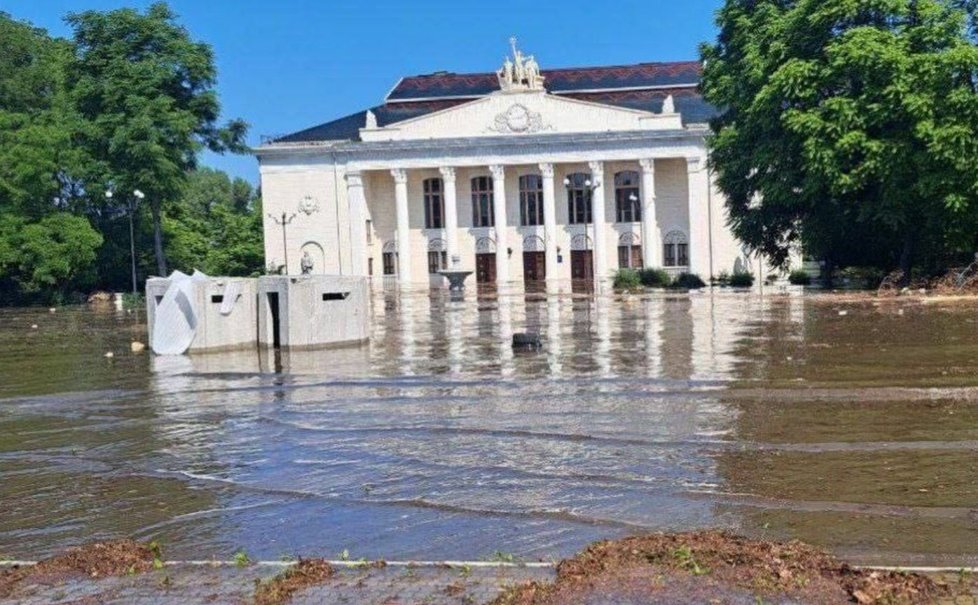 Následky zničení Kachovské přehrady na Ukrajině (6.6.2023)