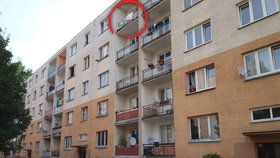 Holčička (4) vypadla v Kadani z balkonu.