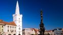 Kadaň (Mírové náměstí, bílá gotická radniční věž)