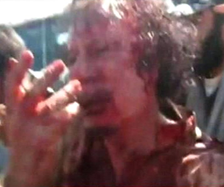 Kaddáfí byl celý od krve a patrně věděl, že ho čeká smrt