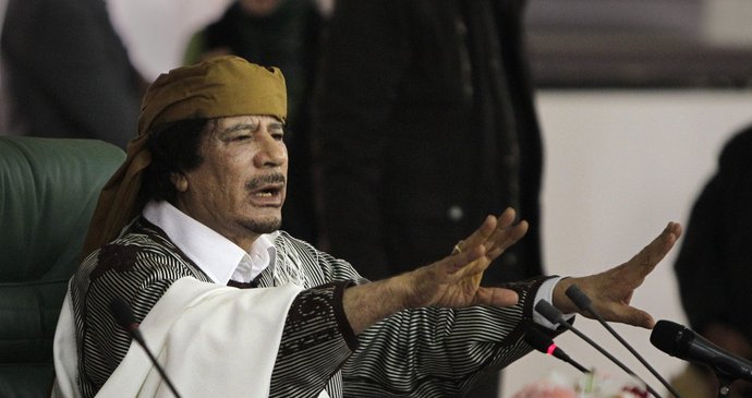 Proti diktátorovi Muammaru Kaddáfímu rebelové bojují od února.
