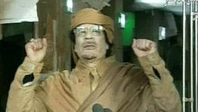 Kaddáfí má jako diktátor na kahánku