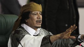 Kaddáfí navrhl rezignaci, rebelové chtějí jeho totální porážku