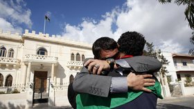 Libyjci dávají najevo svou radost