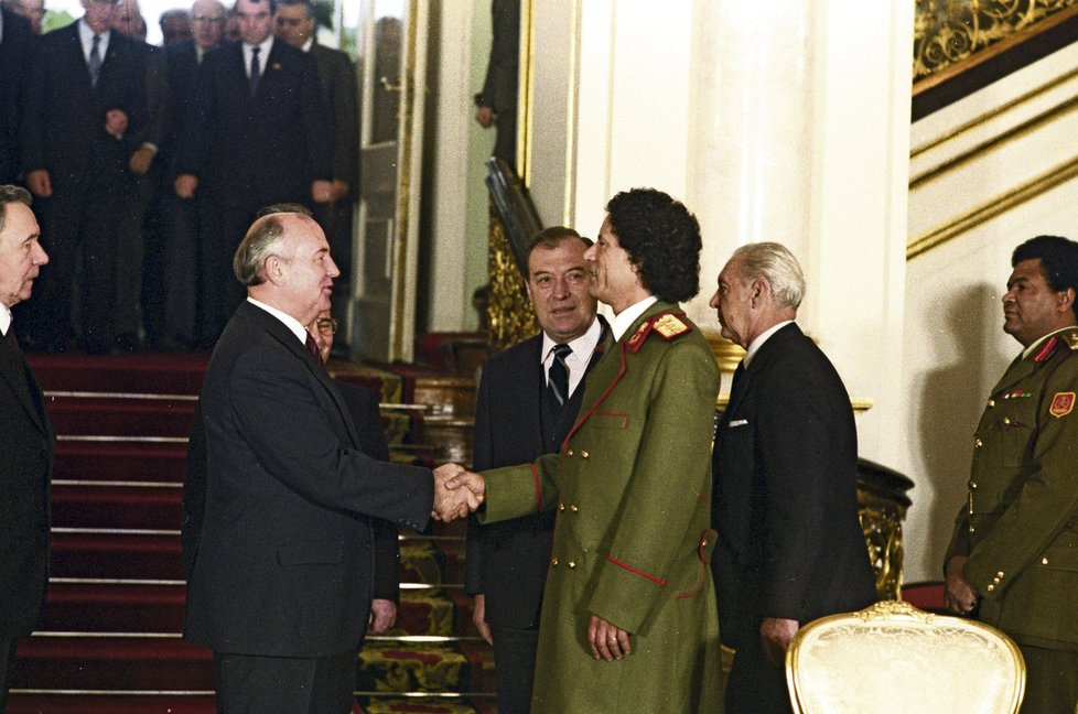 1985: Na snímku s generálním tajemníkem ÚV KSSS Michailem Gorbačovem