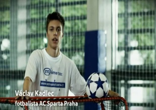 Fotbalista Václav Kadlec propaguje státní maturitu. Fotbalista Václav Kadlec propaguje státní maturitu.