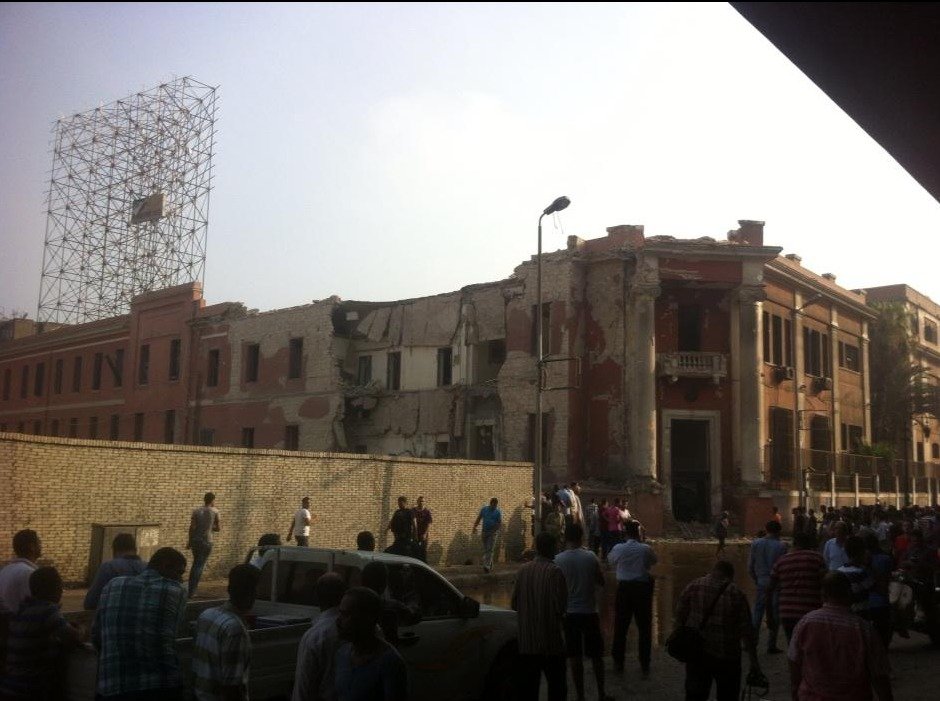 Budovu italského konzulátu v centru Káhiry vážně poškodil výbuch nálože ukryté v autě. (archivní foto)