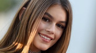 Kaia Gerber navrhne kolekci pro Karla Lagerfelda. K mání bude i u nás