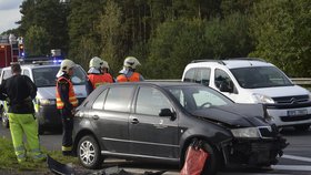 Kajínek měl nehodu! U Plzně vletěl svým novým mercedesem do fabie