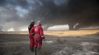 Černé ropné peklo. Válka s Islámským státem způsobila kolem Mosulu ekologickou katastrofu