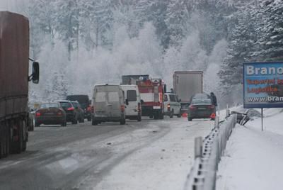 Situace na D1: Silničáře zaskočil kalamitní sníh