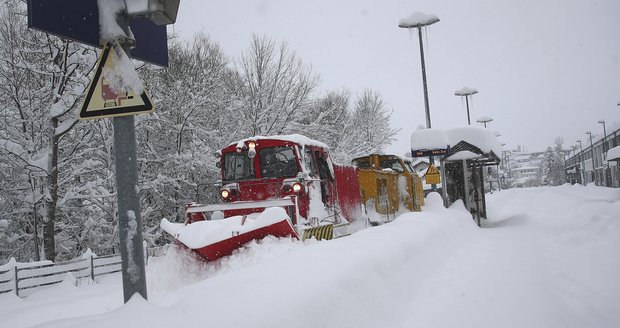 Lavina zabila tři muže. V Rakousku a Německu čekají další metr sněhu