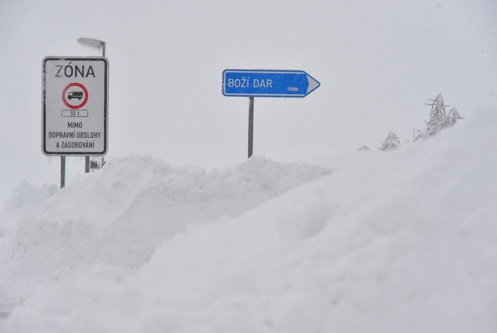 Kalamita v Česku: Sníh na Božím Daru (10. 1. 2019)