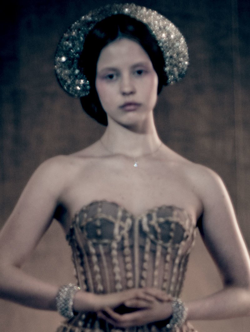 Kalendář Pirelli 2020 s podtitulem &#34;Hledání Julie&#34;: Mia Goth