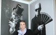 Kalendář proměny: Chantal Poullain-Polívková jako Marlene Dietrich, vedle Eva Pilarová coby Karl Lagerfeld