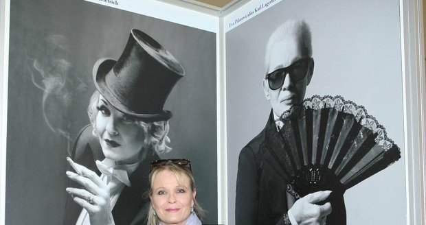 Kalendář proměny: Chantal Poullain-Polívková jako Marlene Dietrich, vedle Eva Pilarová coby Karl Lagerfeld