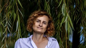 Zuzka se dozvěděla diagnózu rakoviny prsu na své narozeniny. Bála se, že už neuvidí vyrůstat své dcery. Její život lékaři zachránili.