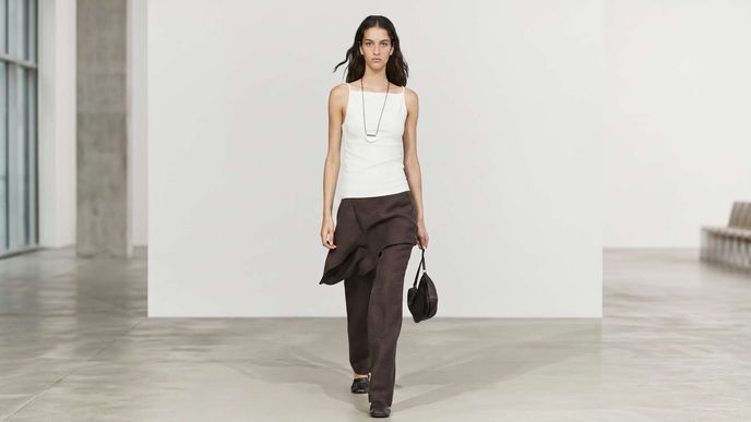 Massimo Dutti, 2400 Kč Massimo Dutti, 2400 Kč