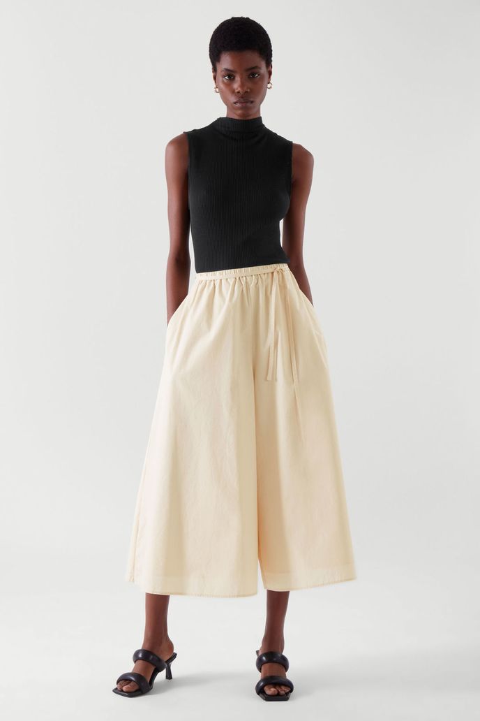 COS, 69 eur, www.cosstores.com COS, 69 eur, www.cosstores.com