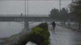 Kalifornii zasáhla mohutná bouře: 3 lidi zabila, tisíce odřízla od proudu