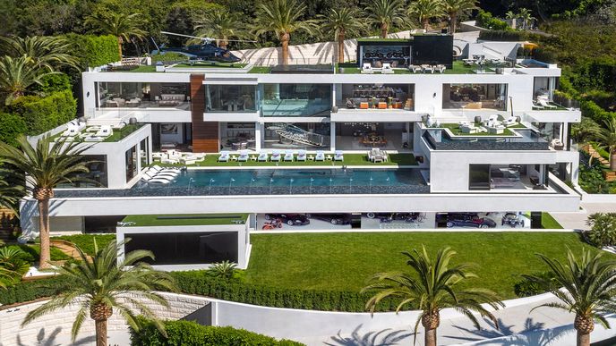 Superluxusní obytný dům v Kalifornii je na prodej. Stojí 250 milionů dolarů (v přepočtu tedy téměř 6,3 miliardy korun).