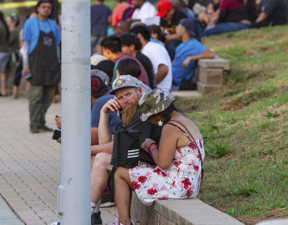 Na festivalu česneku v Kalifornii po střelbě umírali lidé (28. 7. 2019)