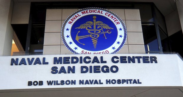 V nemocnici v kalifornském San Diegu se ozvaly nejméně tři výstřely.