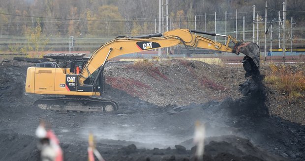 Likvidují ropné kaly: V Ostravě opět začali odstraňovat letitou ekologickou zátěž