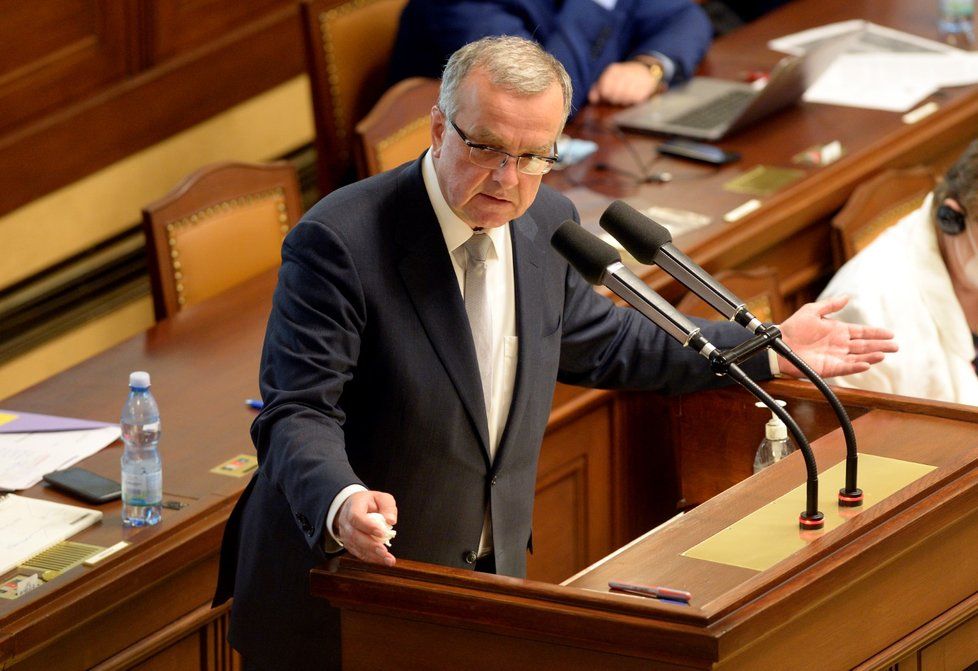 Miroslav Kalousek vyčetl vládě ve Sněmovně, že neví, kam chce směřovat peníze z navrhovaného schodku rozpočtu (23. 6. 2020)