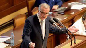 Miroslav Kalousek vyčetl vládě ve Sněmovně, že neví, kam chce směřovat peníze z navrhovaného schodku rozpočtu (23. 6. 2020).