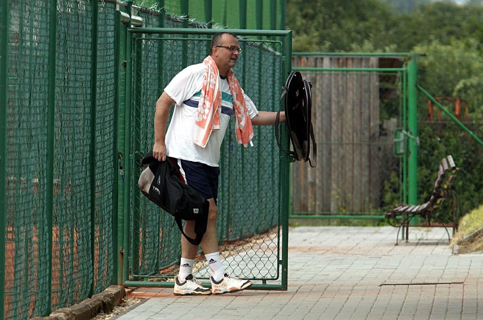 Miroslav Kalousek v roce 2005 na tenise. Kde jinde, než v jihočeské Bechyni.