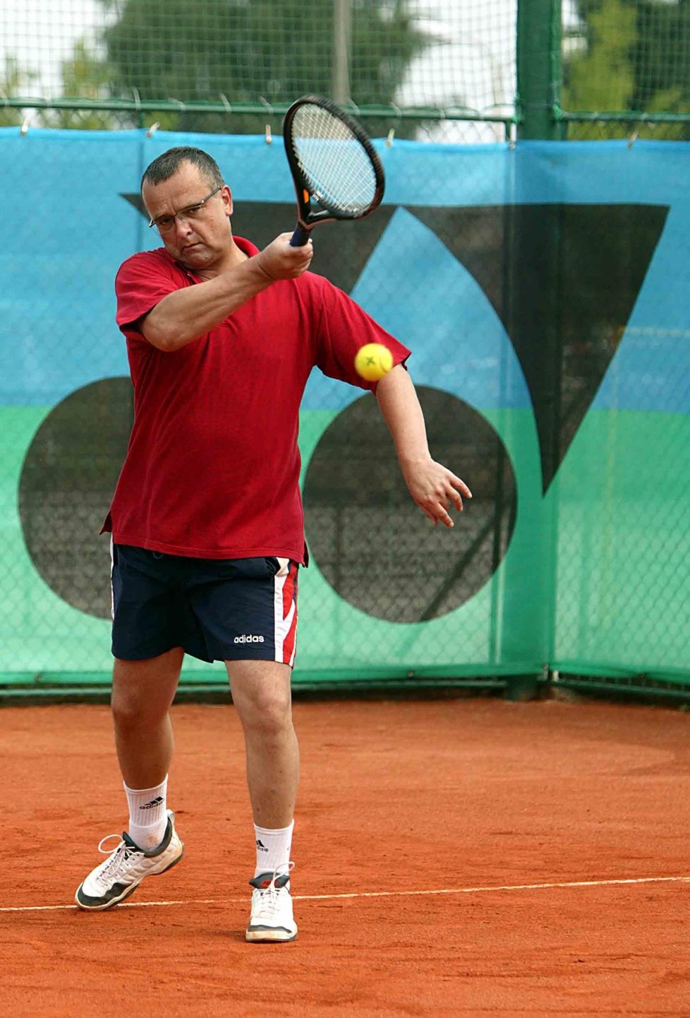 Miroslav Kalousek v roce 2005 na tenise. Kde jinde, než v jihočeské Bechyni.