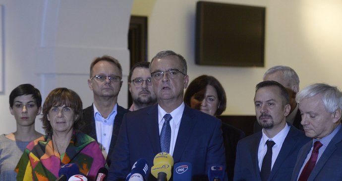 Kalousek předsedou TOP 09 zůstane. I přes volební neúspěch ho strana podpořila.