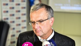 Předseda TOP 09 Miroslav Kalousek z výsledku voleb nemohl být nadšený.